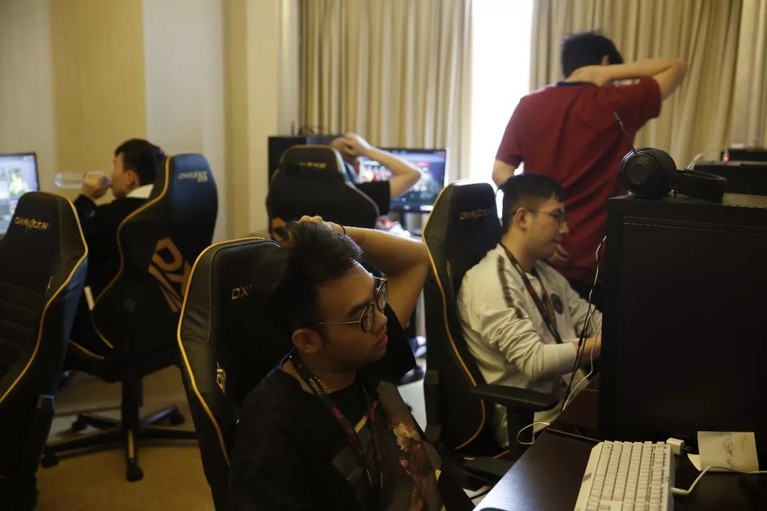 2025LPL夏季赛定组赛热门英雄出场榜：飞机67次出场登顶