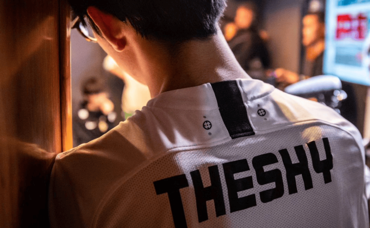 仁川正在赠送礼物，而冰岛正在全力以赴！Creme Yongen在整场比赛中表现出色， Top Esports 在第一场比赛中击败了 Invictus Gaming 。