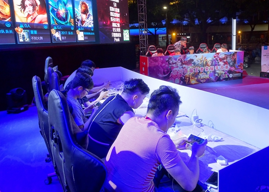 夏季常规赛收官首战 RNG对阵LGD谁能带走胜利